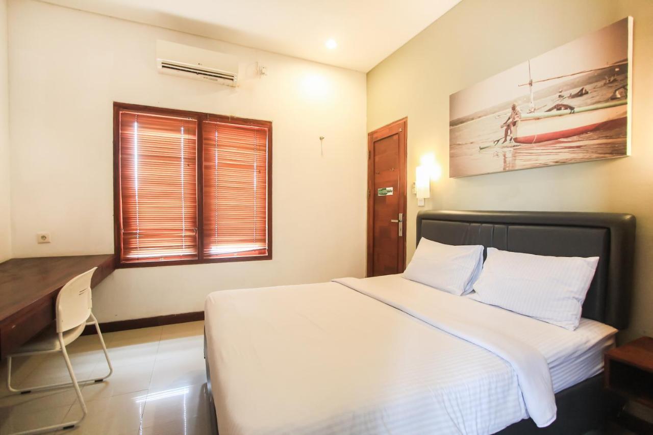 Kuta Legian Inn Exterior photo